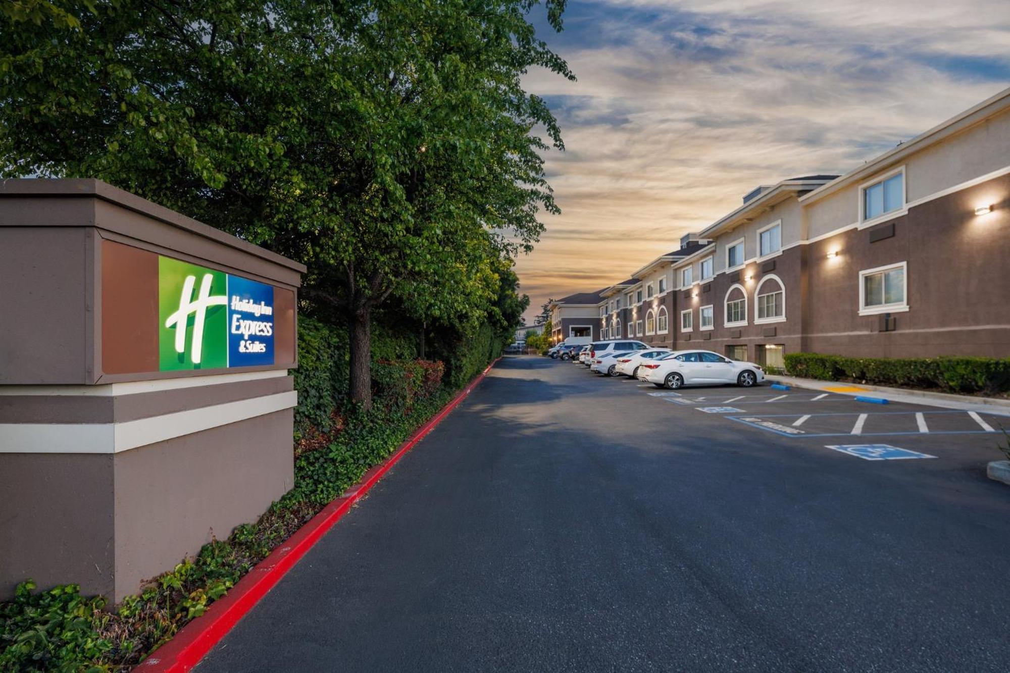 Holiday Inn Express & Suites Mountain View Silicon Valley By Ihg Exterior foto