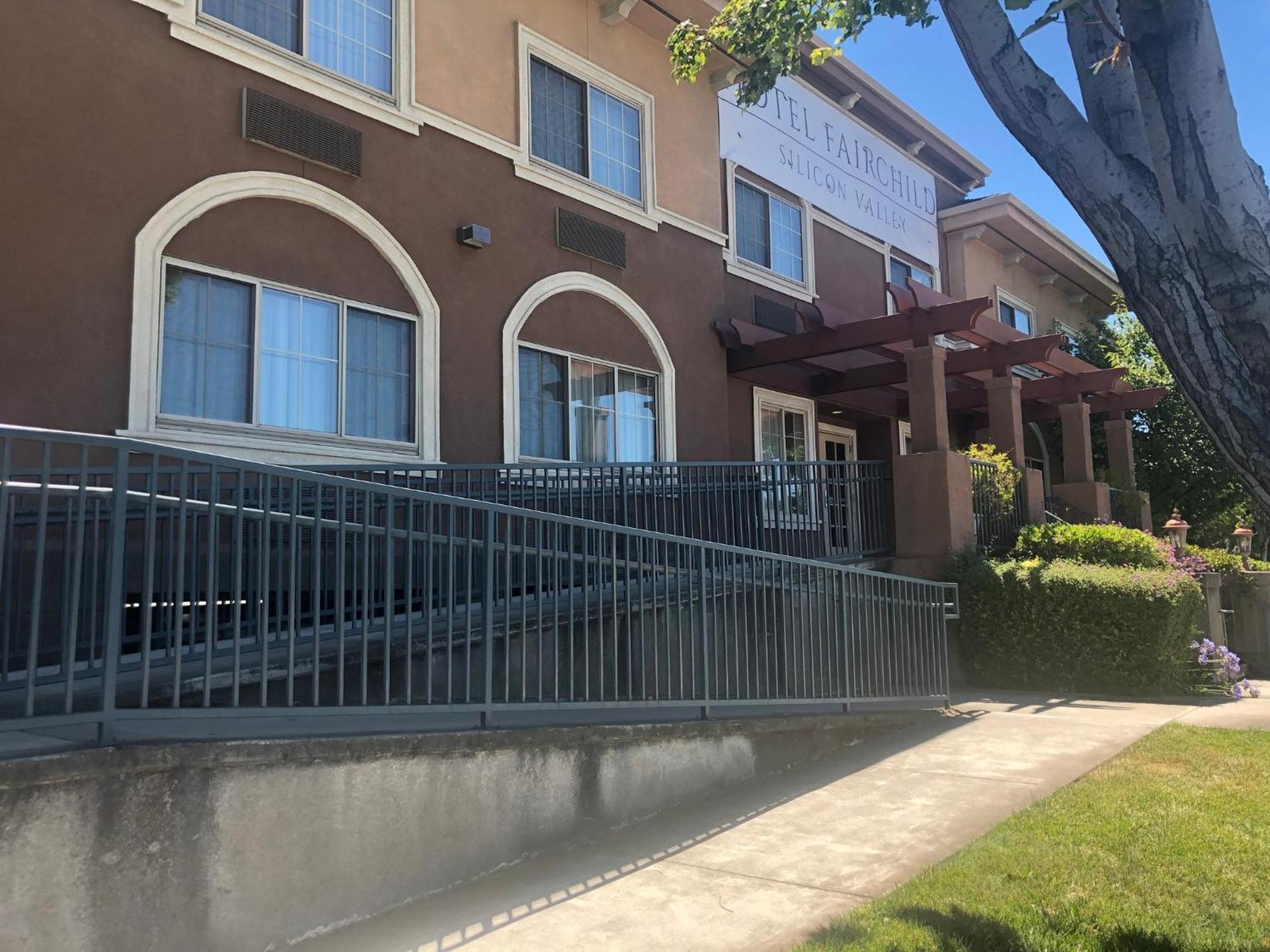 Holiday Inn Express & Suites Mountain View Silicon Valley By Ihg Exterior foto
